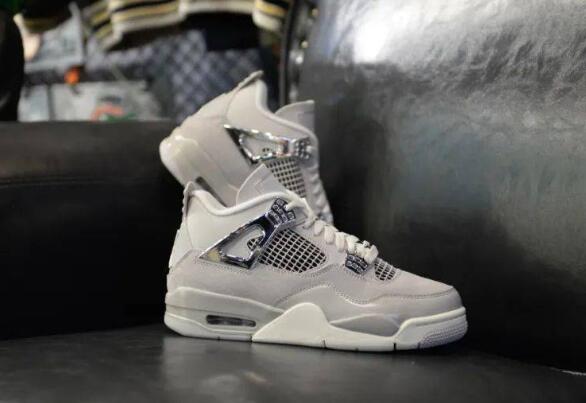 Air Jordan 4 WMNS Frozen Moments