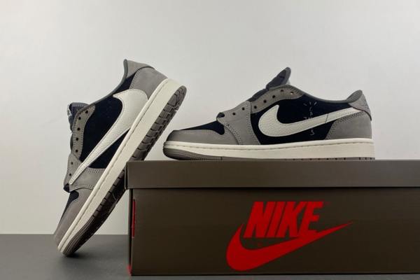 Travis Scott x Air Jordan 1 Black Grey White--- (4)