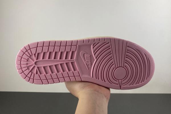 Travis Scott × Air Jordan 1 Low Shy Pink--- (6)